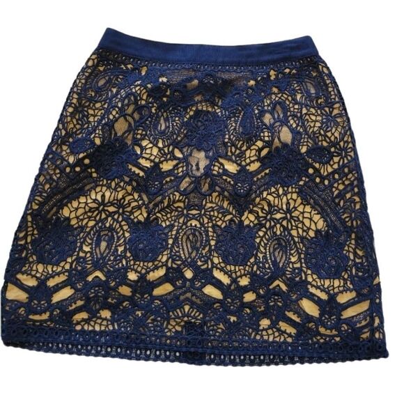 Club Monaco Dresses & Skirts - Club monaco eva lace skirt Navy Blue Sz 00